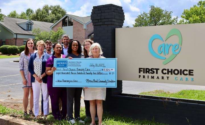 Morris Bank Presents Grant to First Choice Primary Care