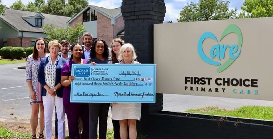 Morris Bank Presents Grant to First Choice Primary Care